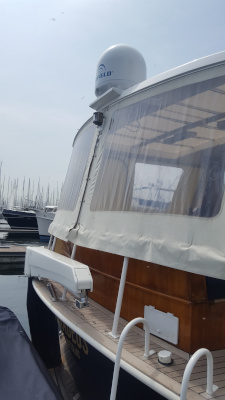 Satellite TV installation on yacht with Wavefield WM45 / Joyne TV reception