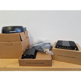 Peplink Max BR1 Pro 5G router set