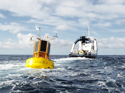 Internet via satelliet op zee / open water Internet via satelliet op zee / open water