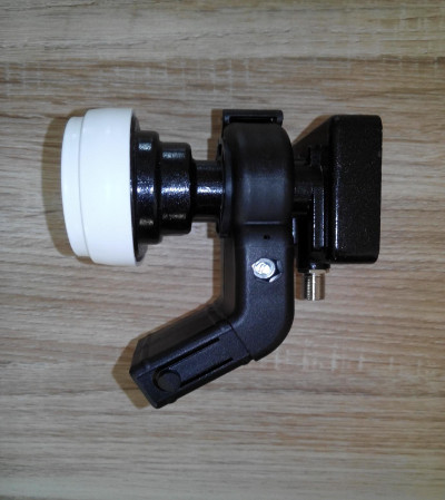 Installeren Inverto Monoblock 4.3 op een Triax 64 of 78 schotel